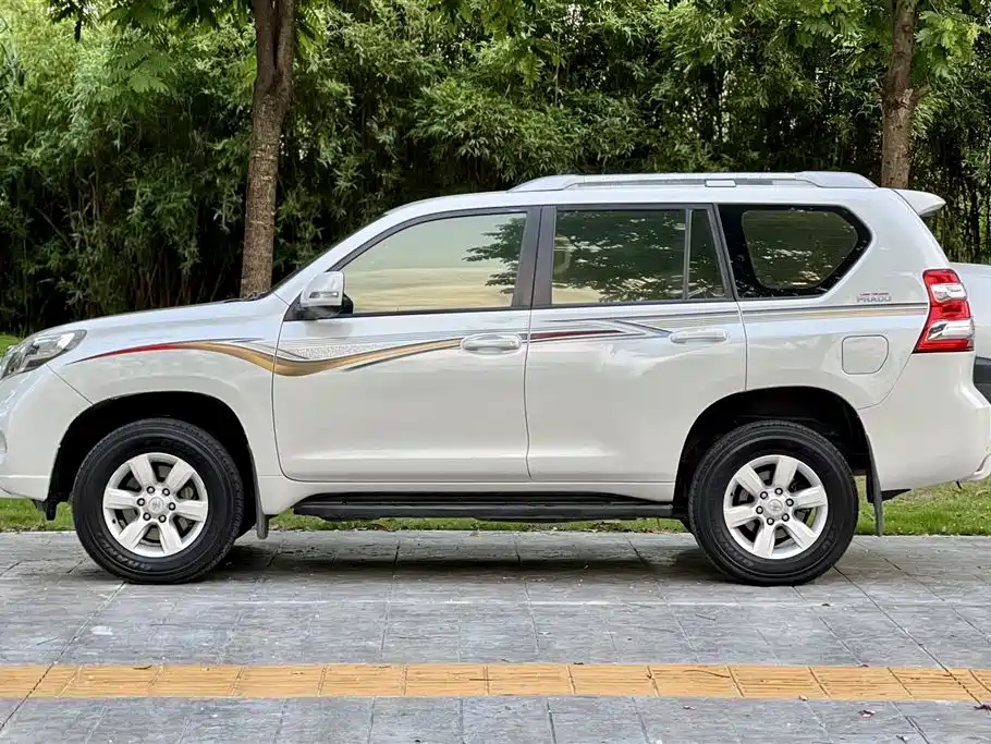 Toyota Prado 2015 — фото 5