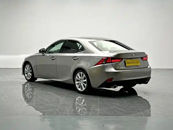 Lexus IS 2016