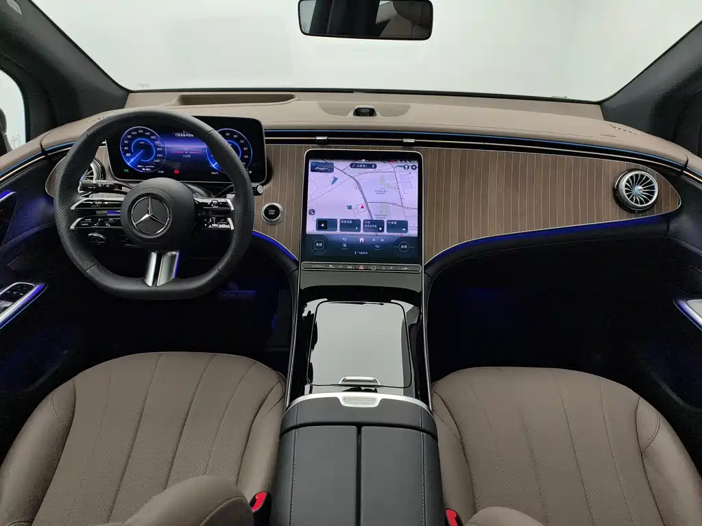 Mercedes-Benz EQE SUV 2025 — фото 12