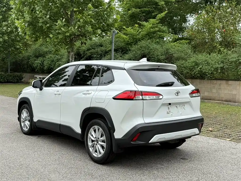 Toyota Corolla Cross 2023 — фото 12