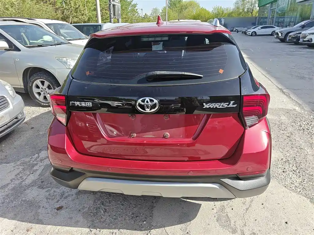Toyota Yaris L 2020 — фото 4