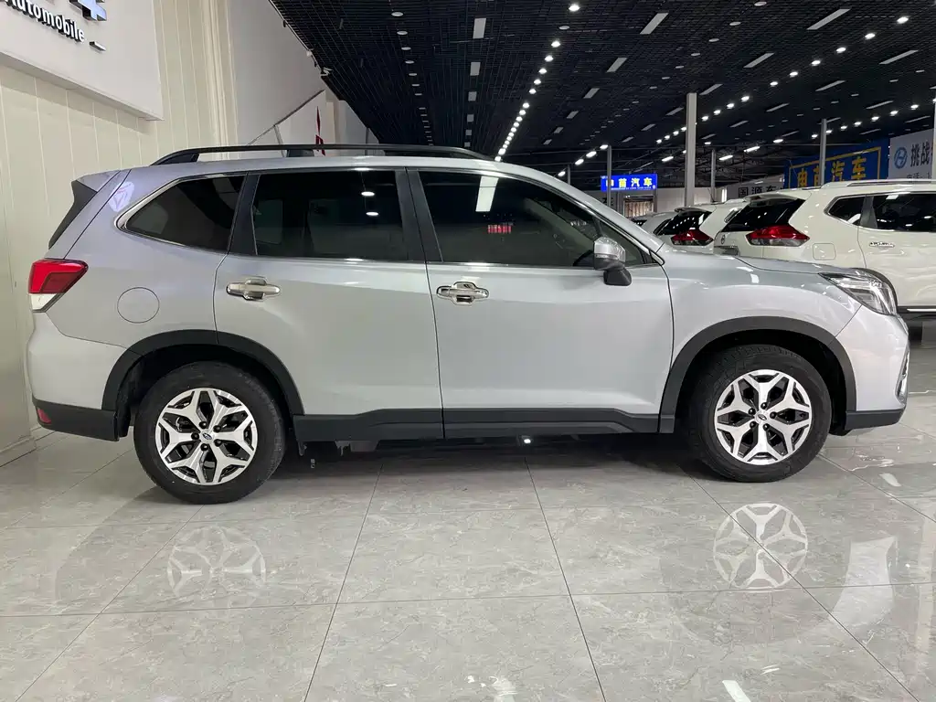 Subaru Forester 2021 — фото 9