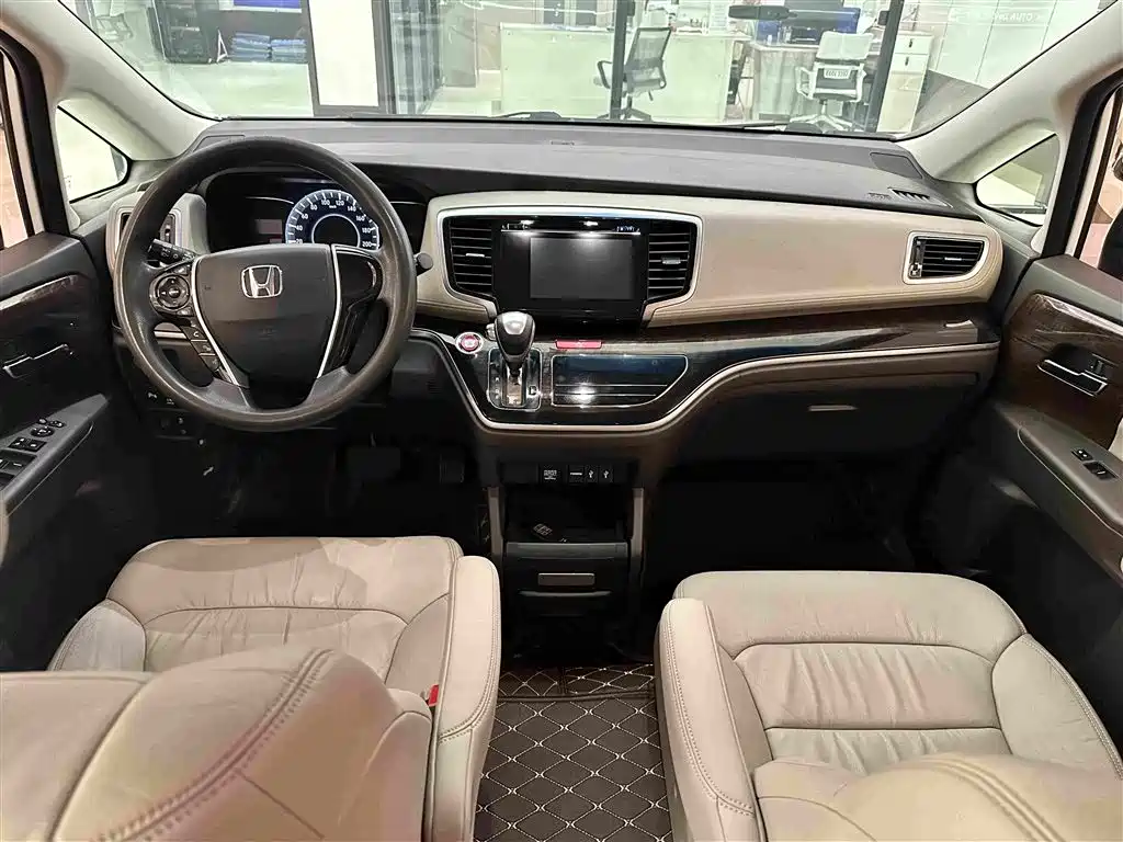 Honda Odyssey 2017 — фото 14