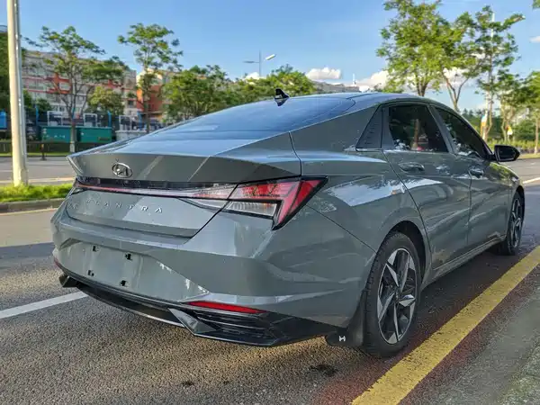 Hyundai Elantra 2021