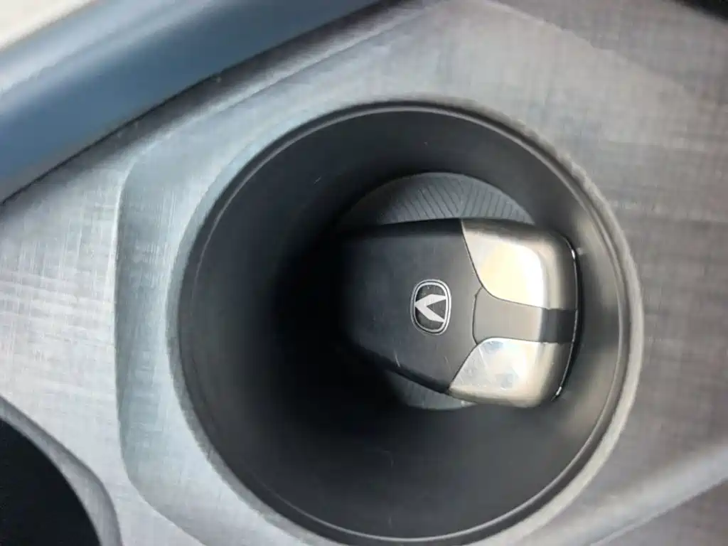 Changan UNI-V Smart Electric Idd 2023 — фото 9