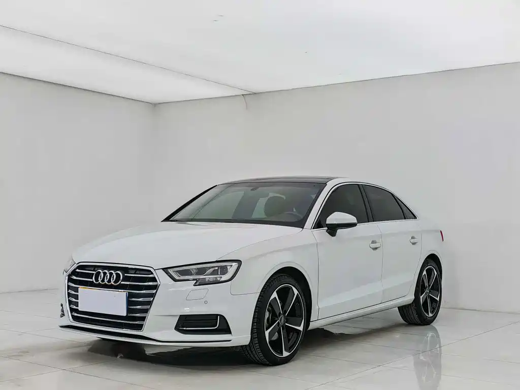Audi A3 2019 — фото 1