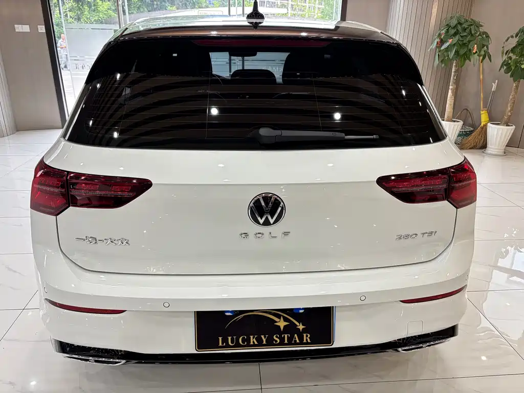 Volkswagen Golf 2024