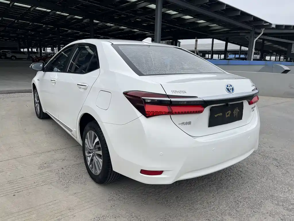 Toyota Corolla 2016 — фото 9