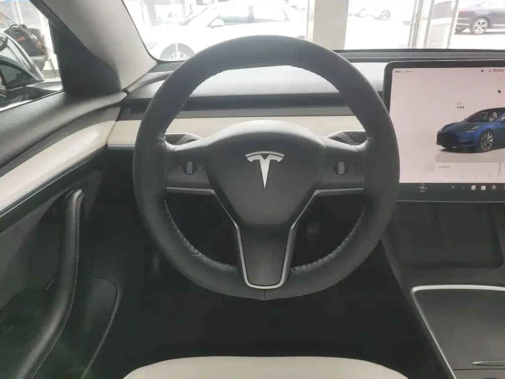 Tesla Model 3 2022 — фото 11