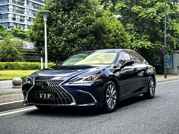 Lexus ES 2023