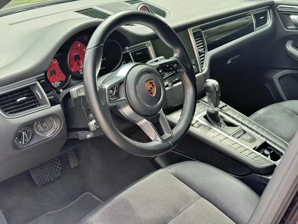 Porsche Macan 2018 — фото 9