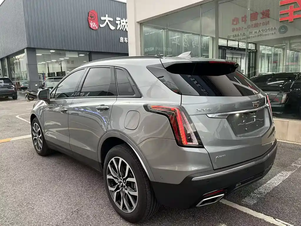 Cadillac XT5 2024 — фото 13