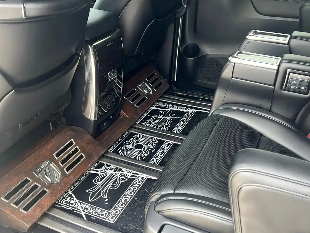 Toyota Alphard 2018 — фото 12