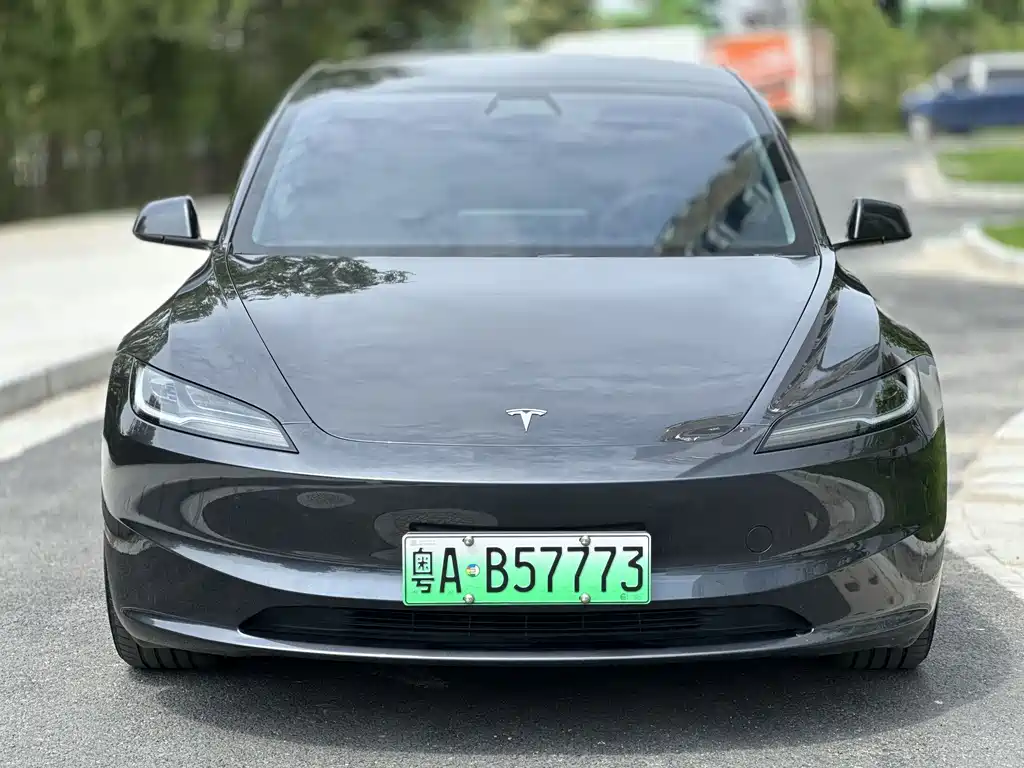 Tesla Model 3 2025 — фото 2