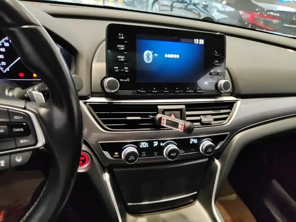 Honda Accord 2020 — фото 13