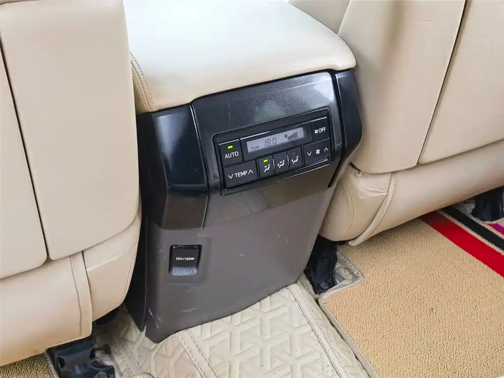 Toyota Prado 2017 — фото 32