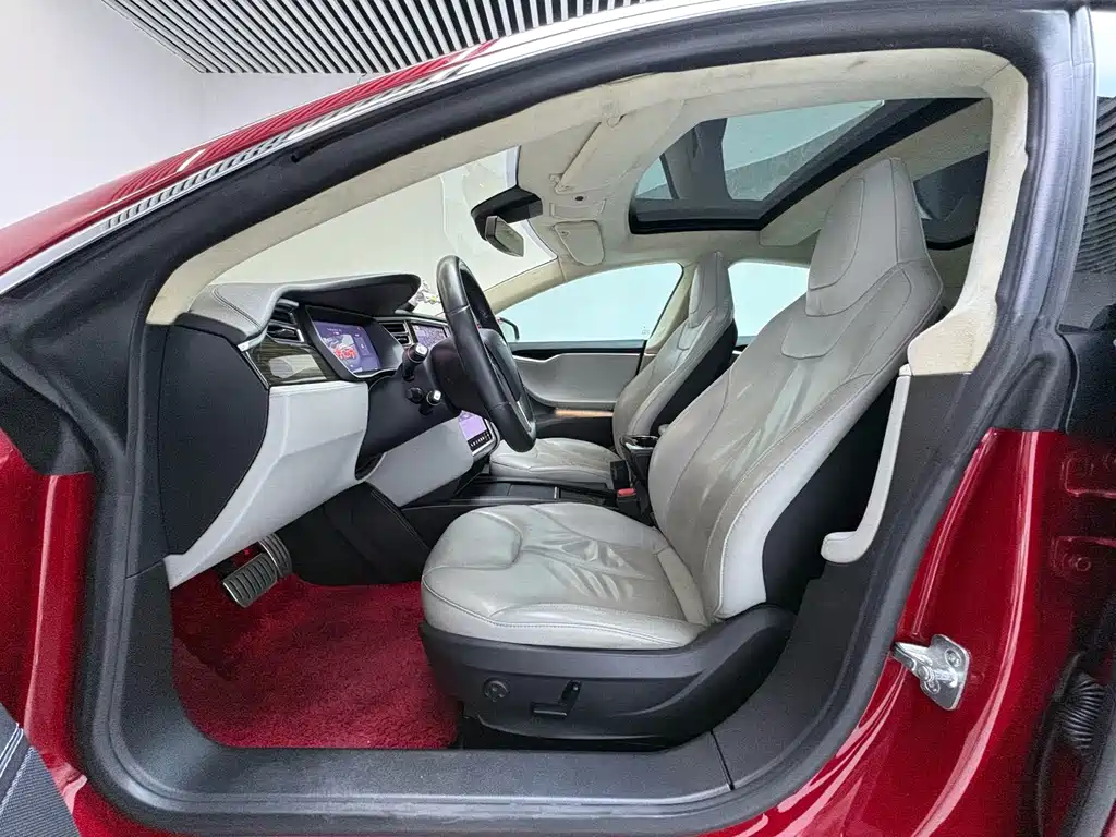 Tesla Model S 2015
