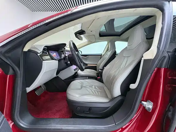 Tesla Model S 2015