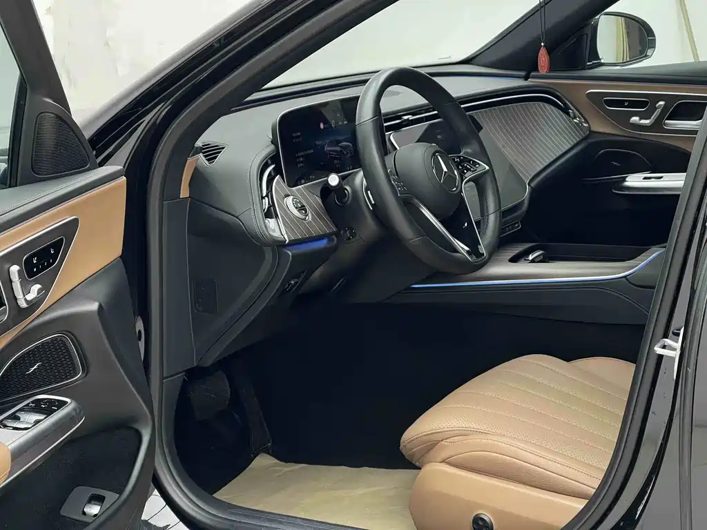 Mercedes-Benz E-Class 2024