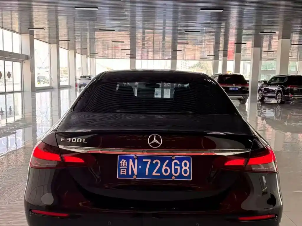 Mercedes-Benz E-Class 2023 — фото 4