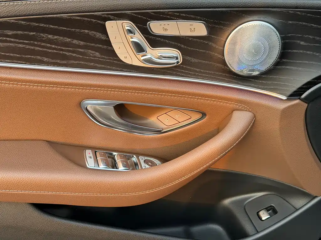 Mercedes-Benz E-Class 2019 — фото 14