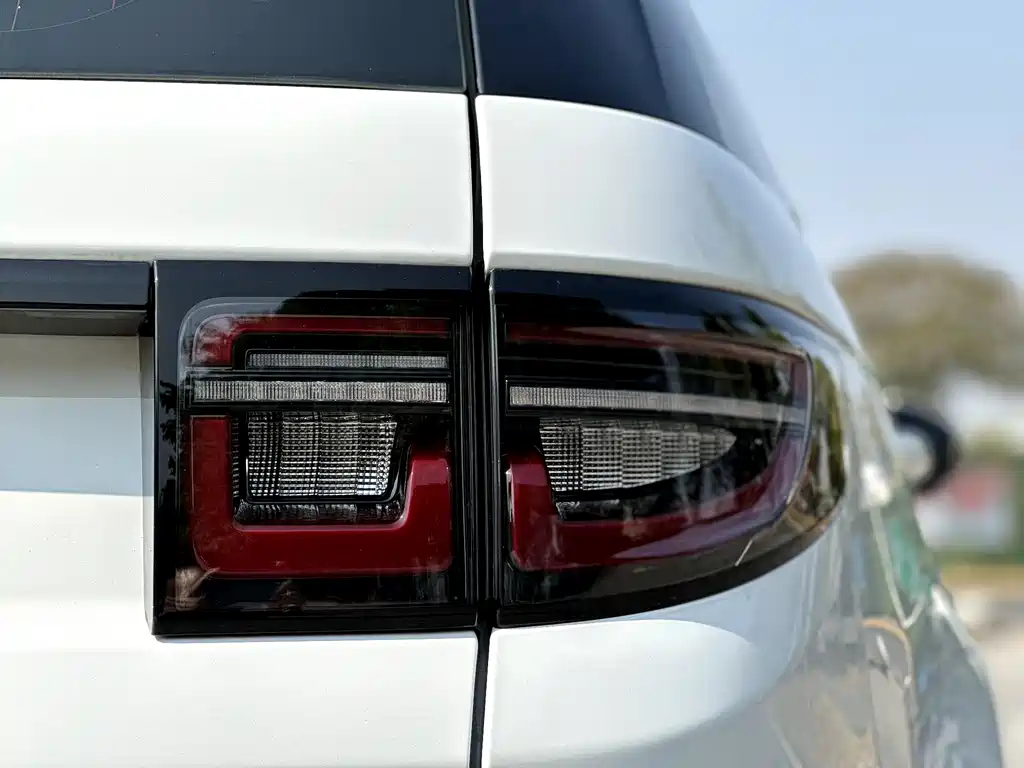 Land Rover Discovery Sport 2022 — фото 25