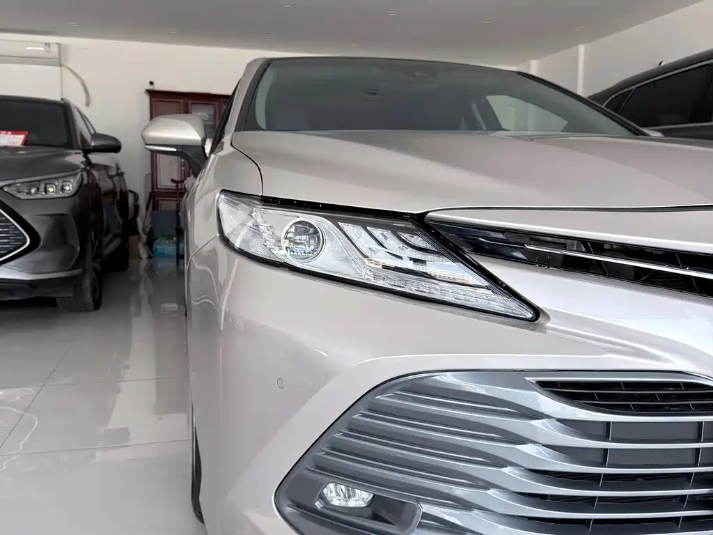 Toyota Camry 2020 — фото 14