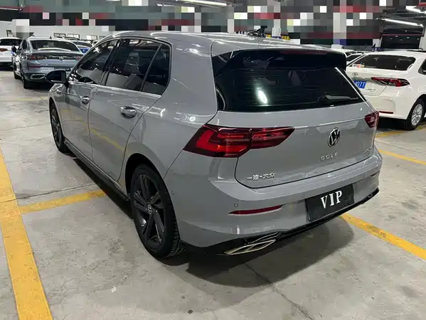 Volkswagen Golf 2021