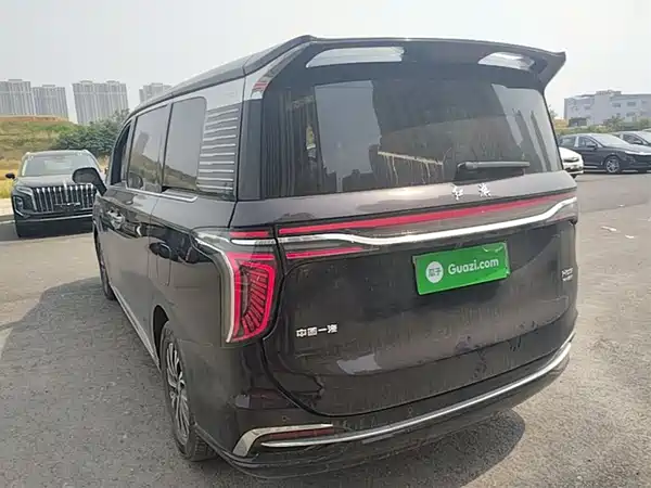 Hongqi HQ9 PHEV 2024