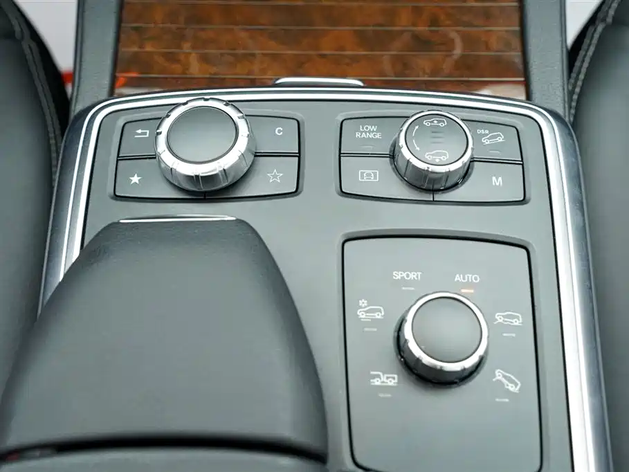 Mercedes-Benz M-Class 2015 — фото 18