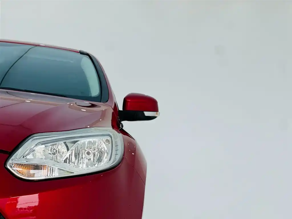 Ford Focus 2014 — фото 10