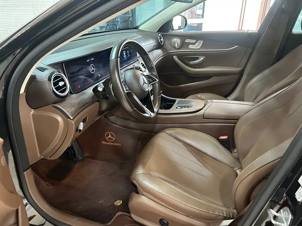 Mercedes-Benz E-Class 2021 — фото 11