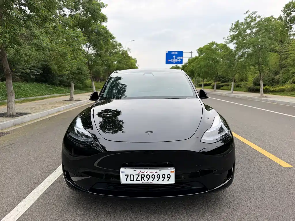 Tesla Model Y 2022 — фото 2