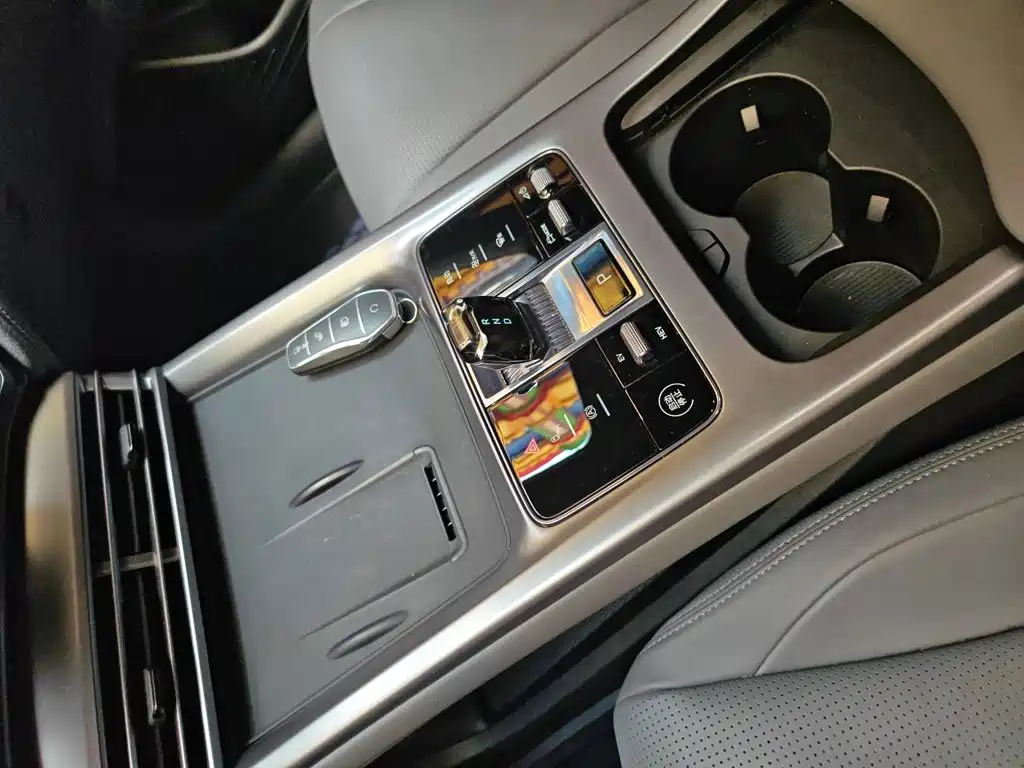 BYD Seal 07 DM-i 2025 — фото 8