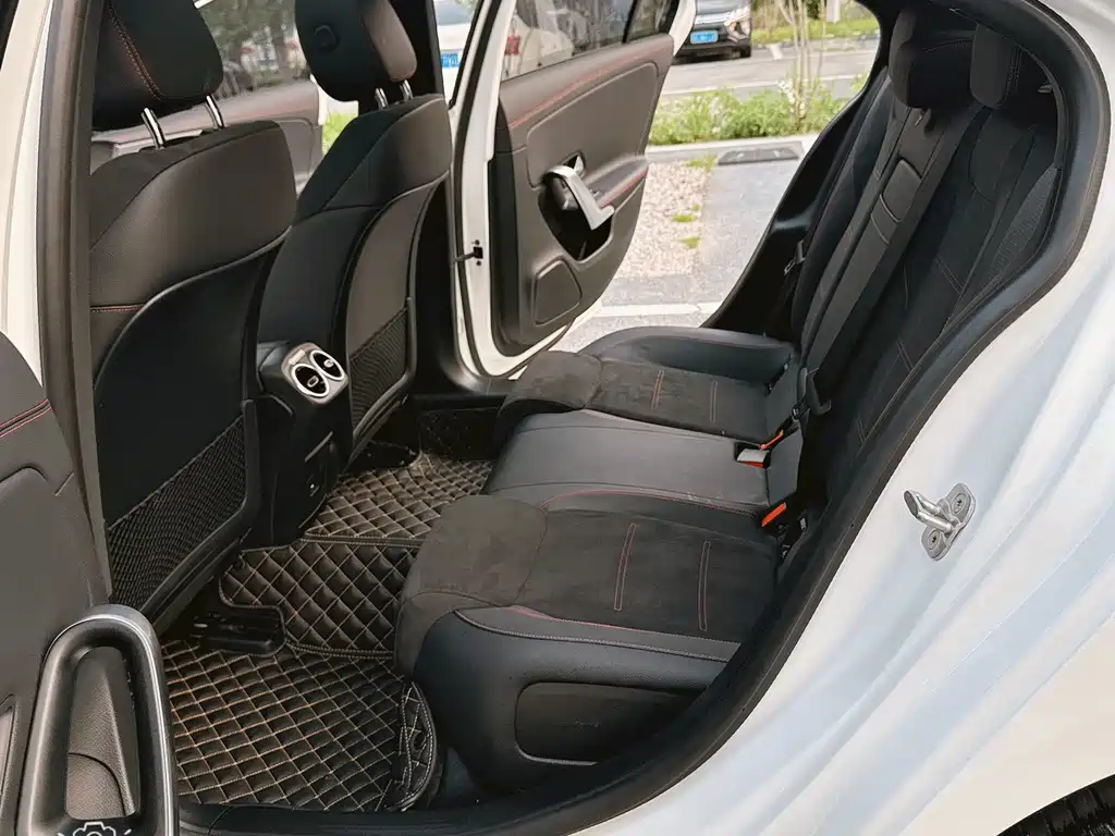 Mercedes-Benz A-Class 2025 — фото 10