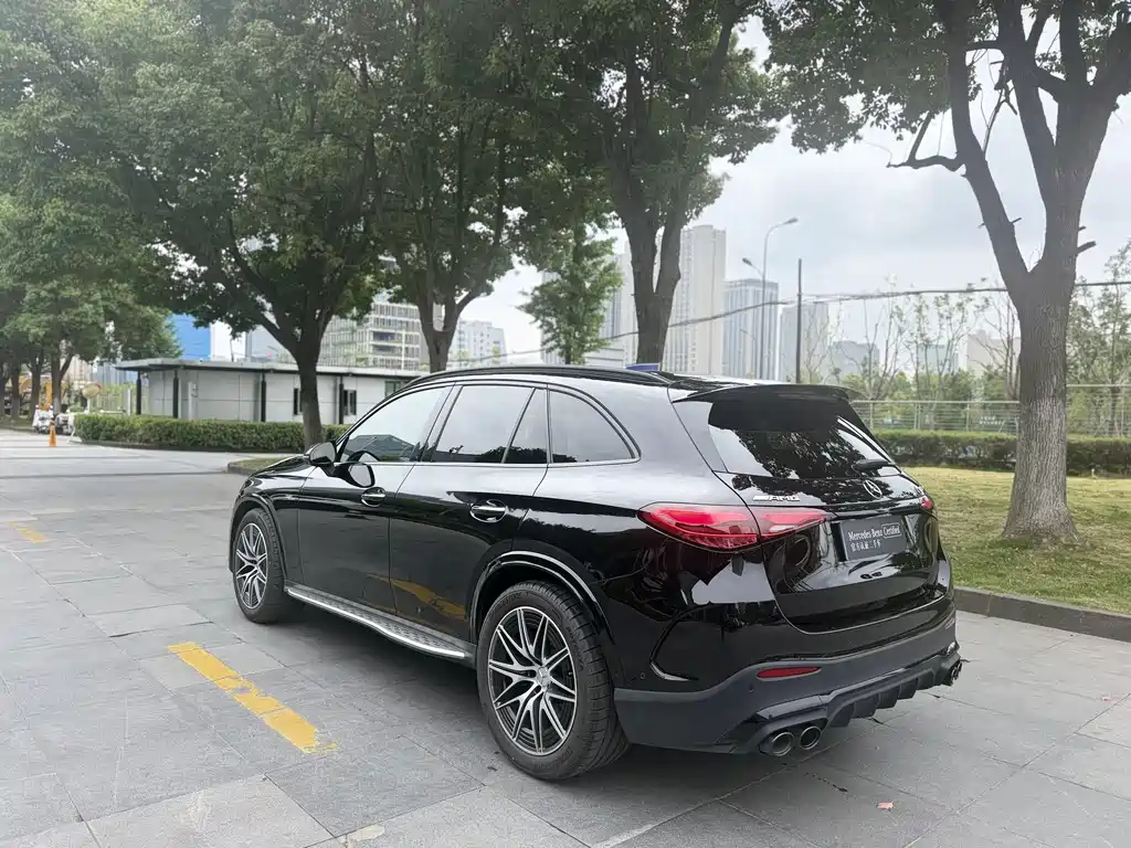 Mercedes-Benz GLC AMG 2025 — фото 8