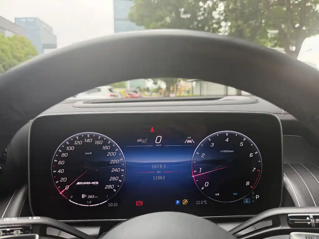 Mercedes-Benz GLC AMG 2025 — фото 11
