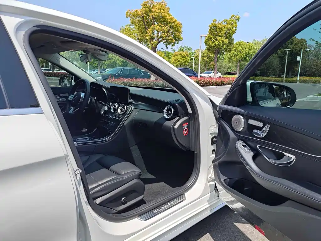 Mercedes-Benz C-Class 2020 — фото 12