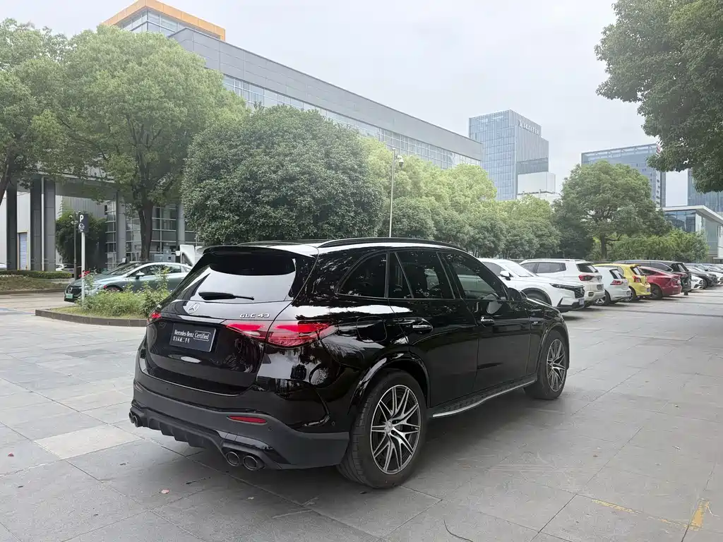 Mercedes-Benz GLC AMG 2025 — фото 5