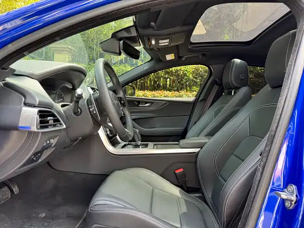 Jaguar XEL 2020