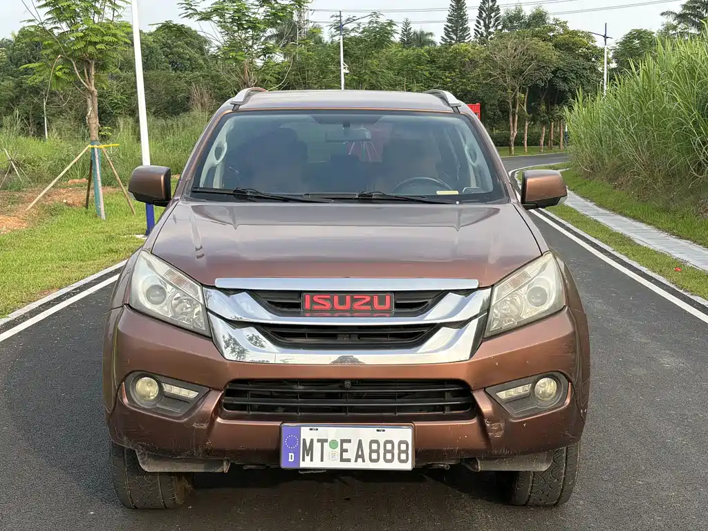 Isuzu MU-X 2015 — фото 2