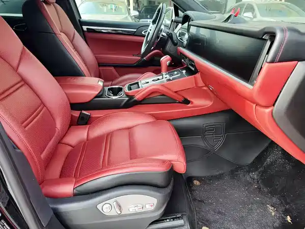 Porsche Cayenne 2011