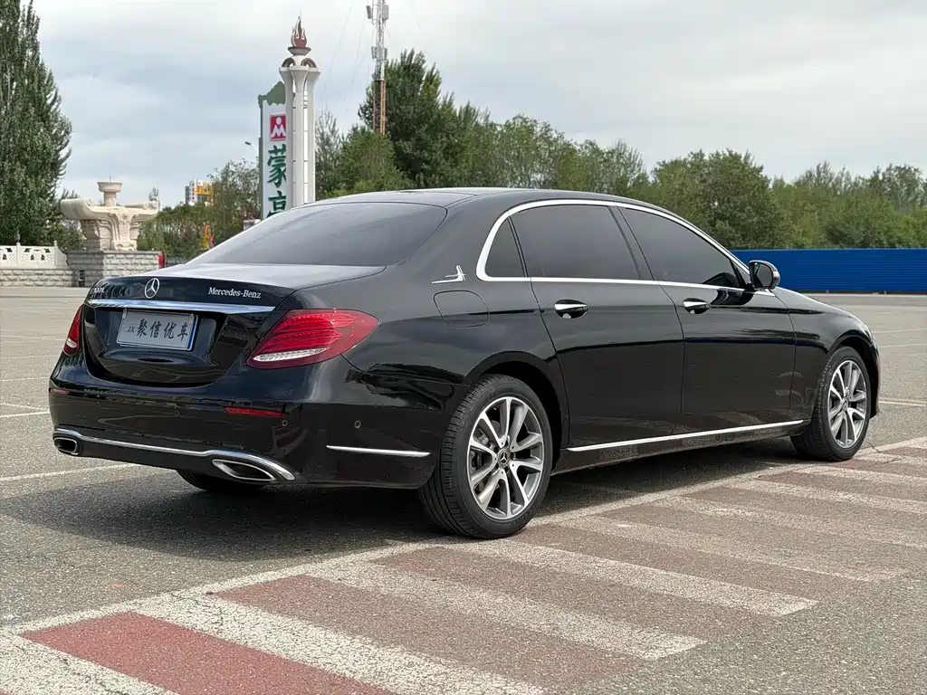 Mercedes-Benz E-Class 2018 — фото 19