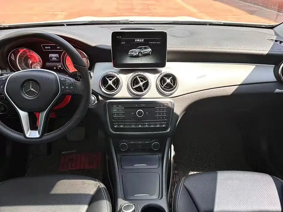 Mercedes-Benz GLA 2016