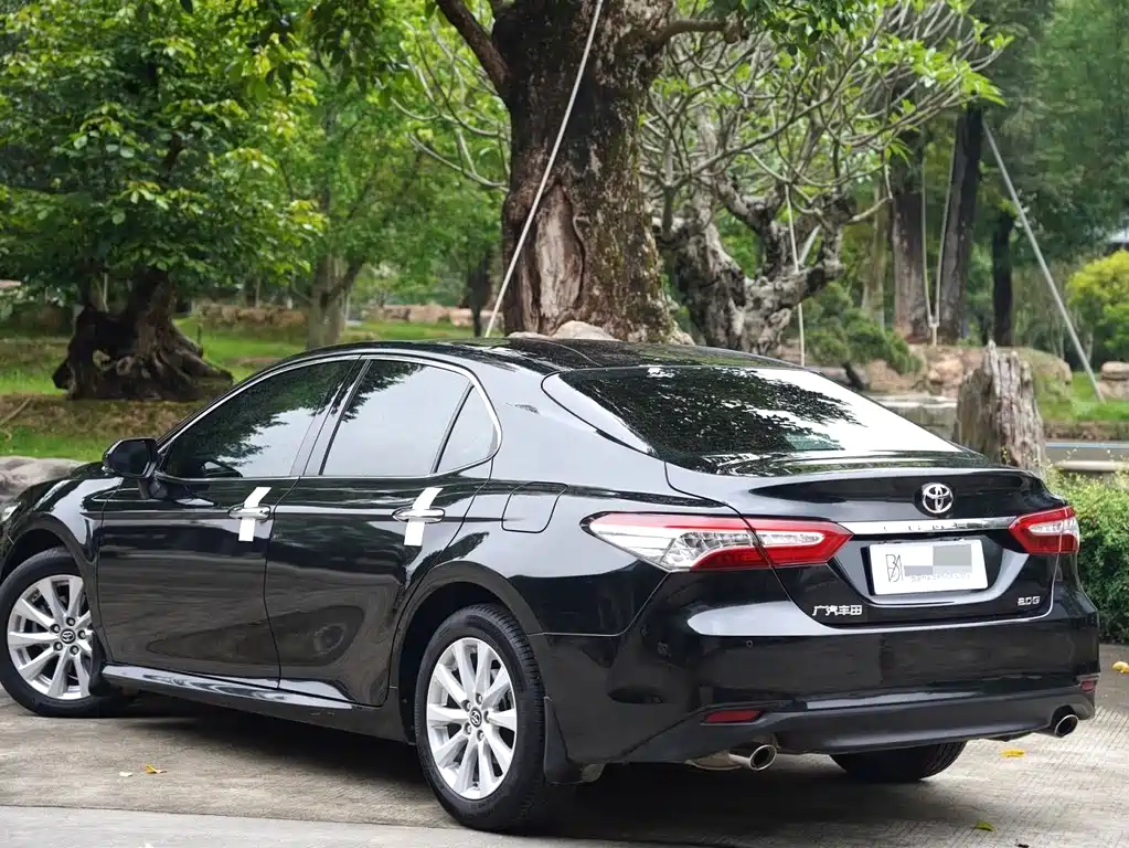 Toyota Camry 2020 — фото 2