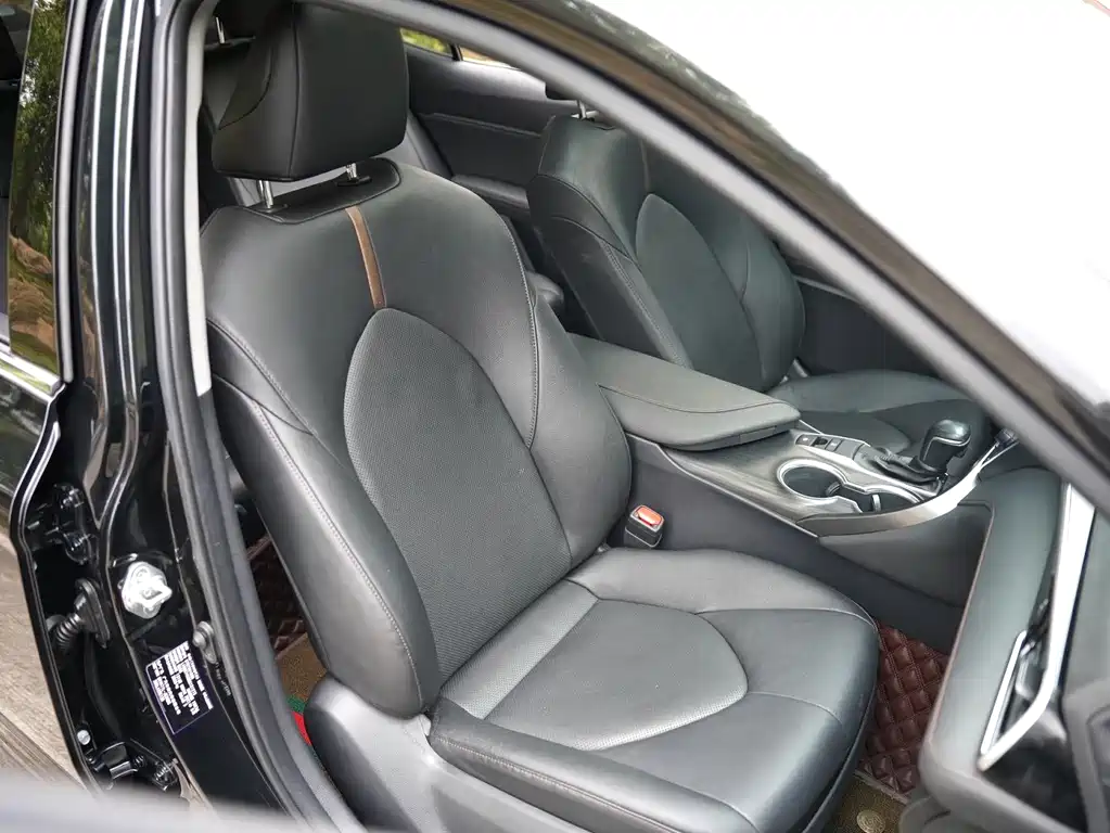 Toyota Camry 2020 — фото 10