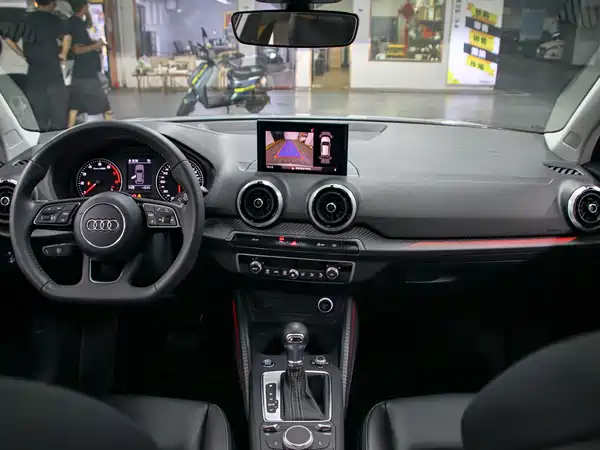 Audi Q2L 2022