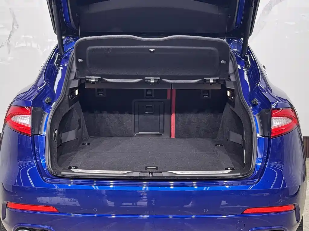 Maserati Levante 2019 — фото 17
