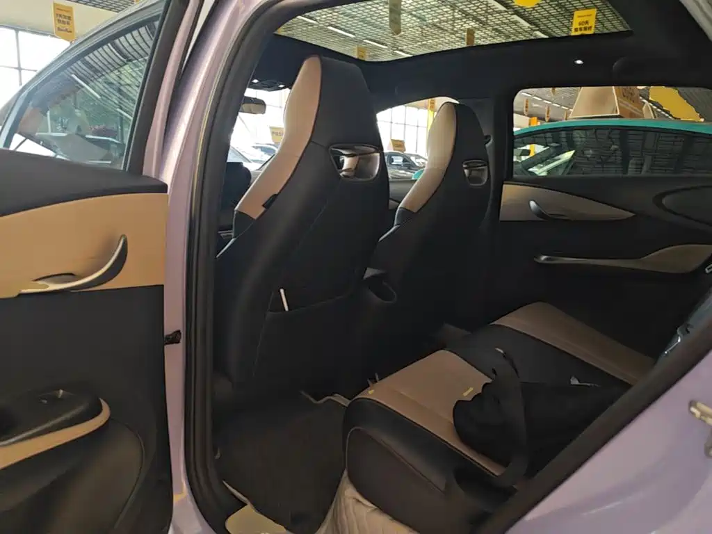 BYD Dolphin 2023 — фото 17