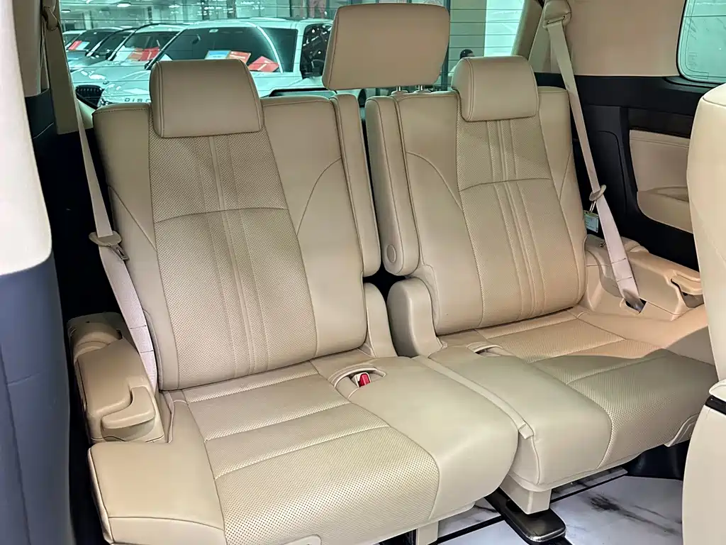 Toyota Alphard 2021 — фото 12
